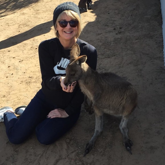 Meet your Posher, Lori - Picture 1 of 1